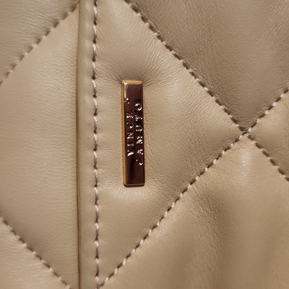 Leather cross body bag - Picture 4 of 9